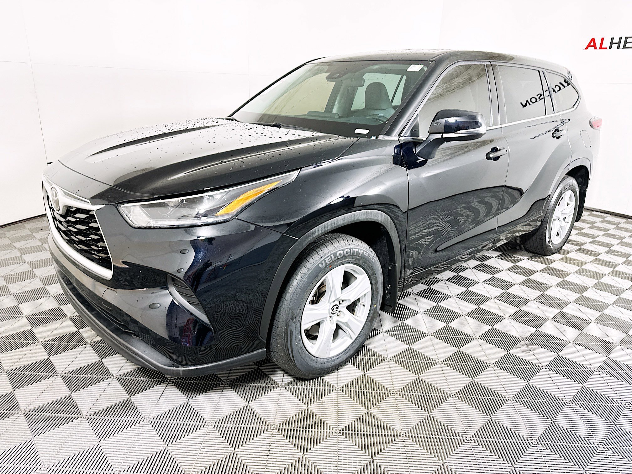 Used 2021 Toyota Highlander L image 7