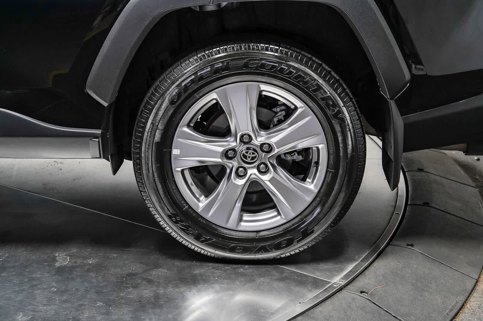 Certified 2022 Toyota RAV4 XLE w/ Convenience Package FWD image 11
