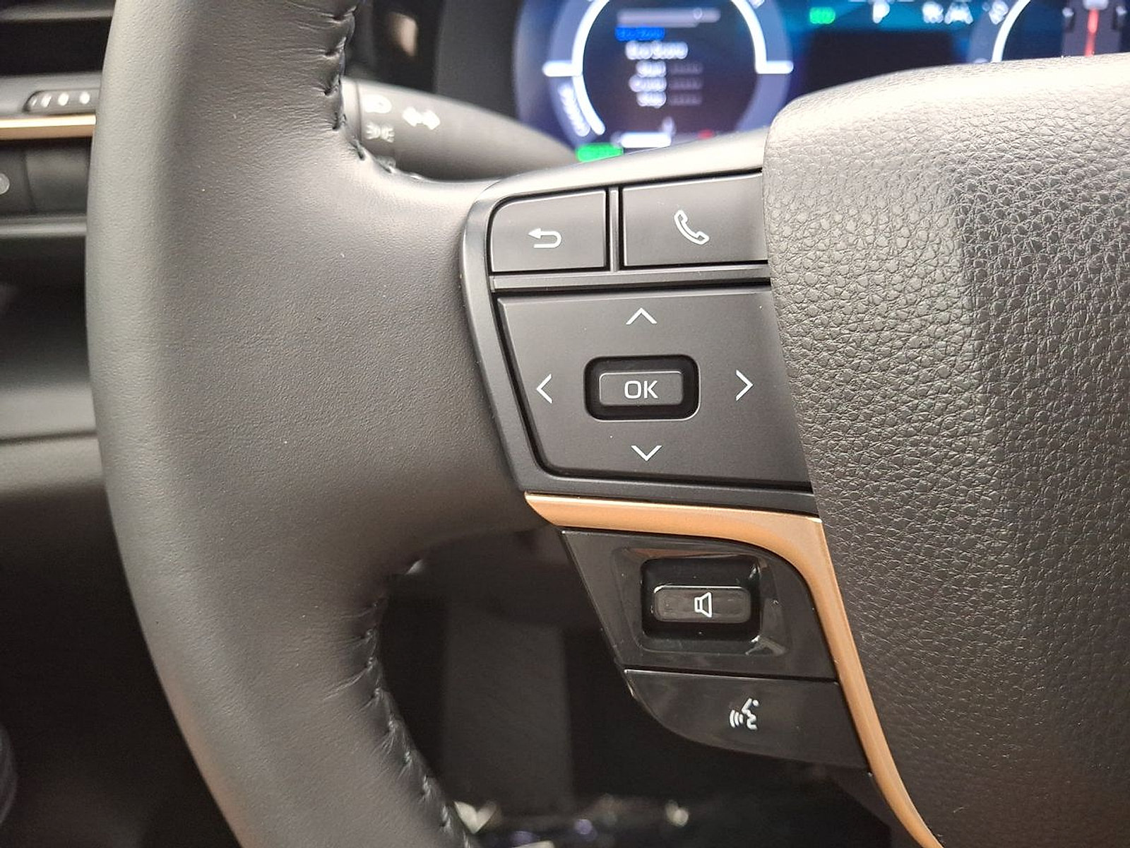 Certified 2023 Toyota Crown AWD/4WD image 21