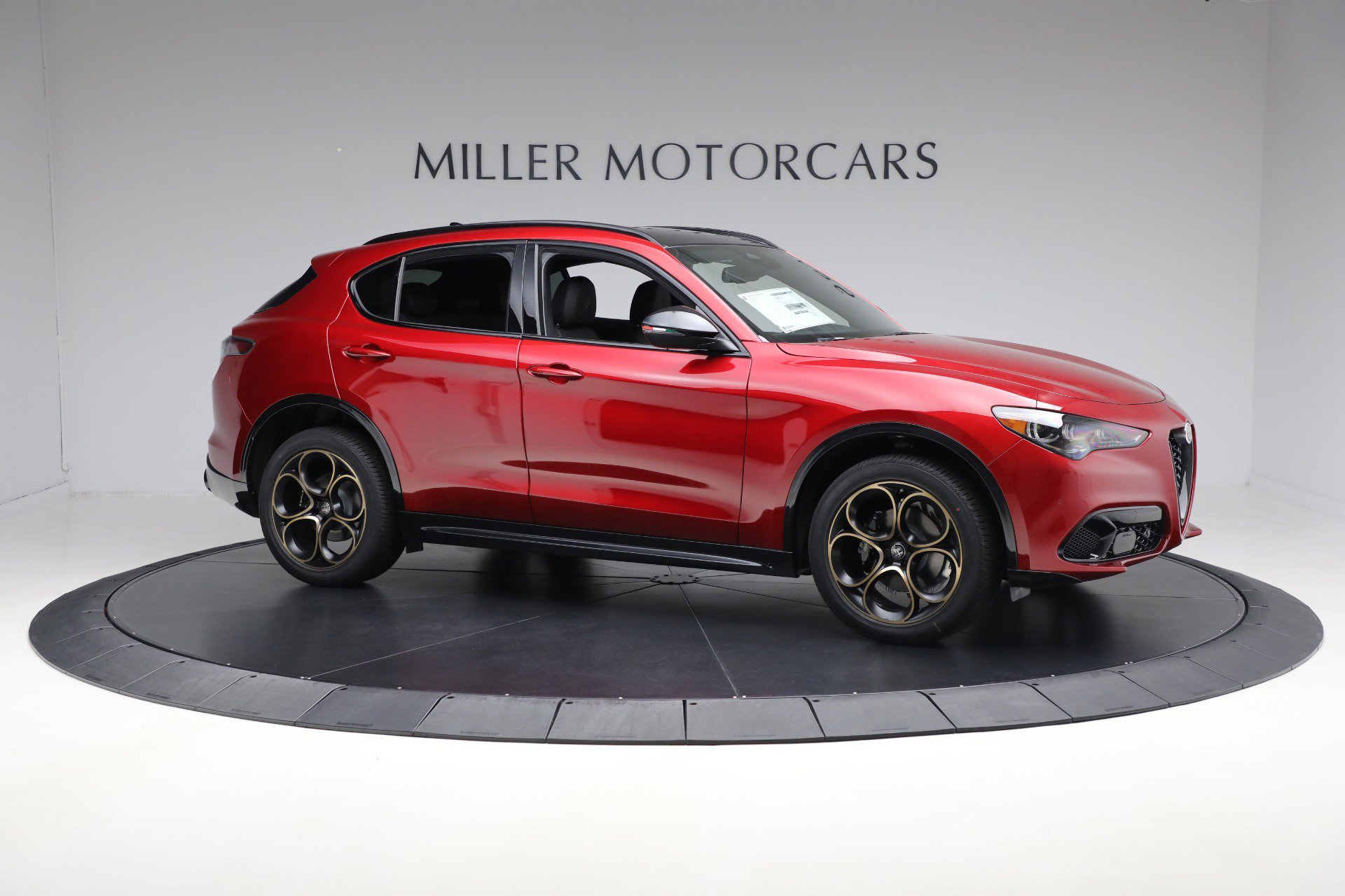 New 2025 Alfa Romeo Stelvio Sprint image 10