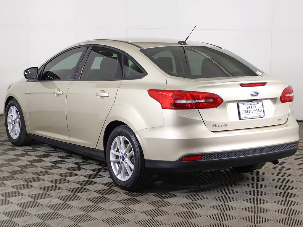 Used 2018 Ford Focus SE w/ Cold Weather Package FWD image 7