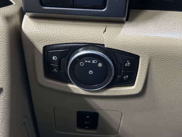 Used 2017 Ford F250 XLT w/ XLT Premium Package AWD/4WD image 19