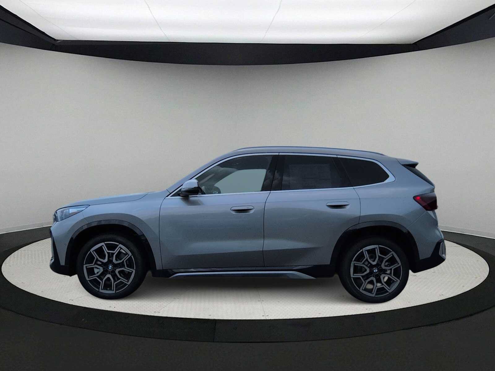 New 2026 BMW X1 xDrive28i w/ Convenience Package AWD/4WD image 5
