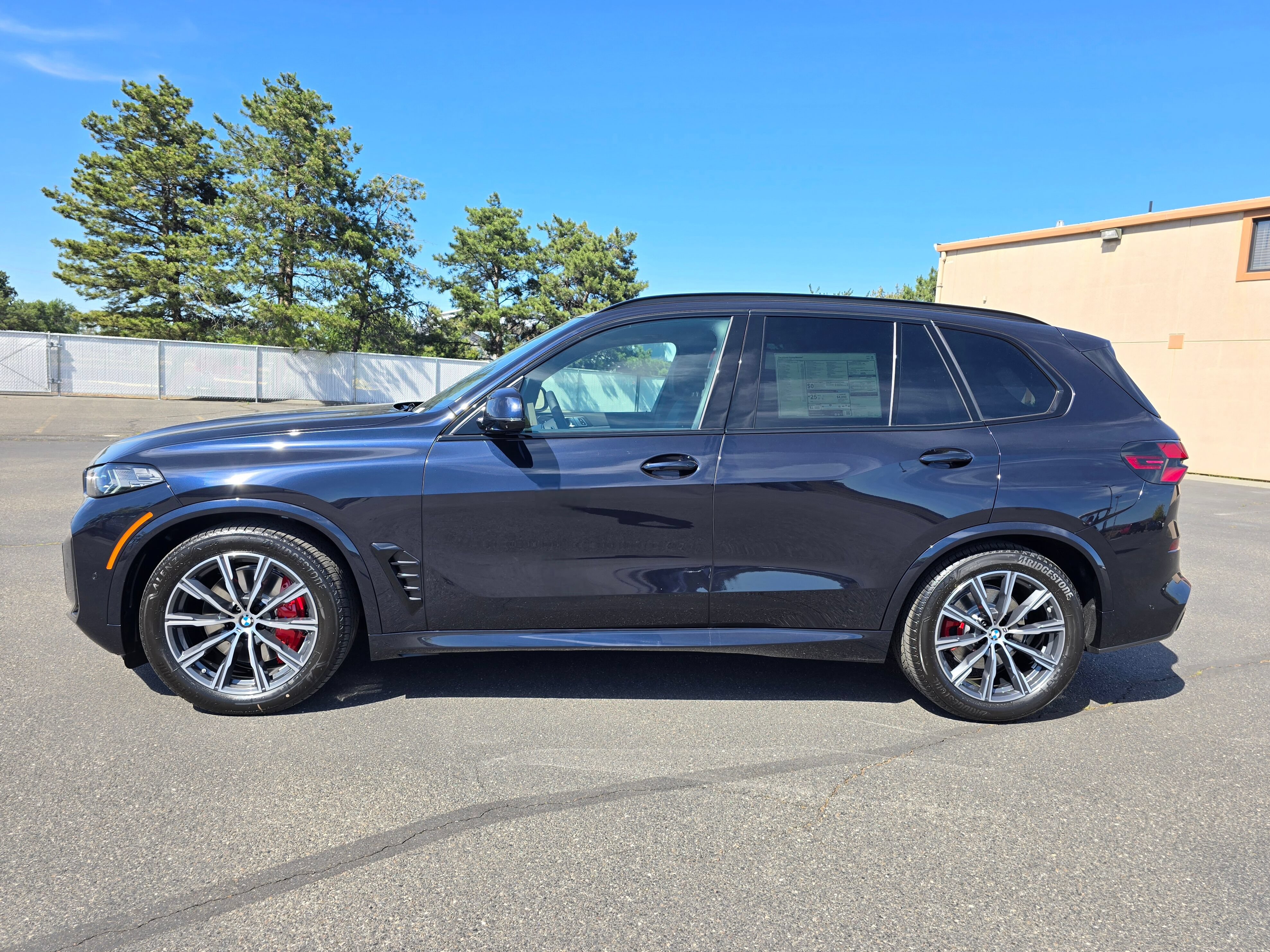 New 2026 BMW X5 xDrive40i w/ M Sport Package AWD/4WD image 33
