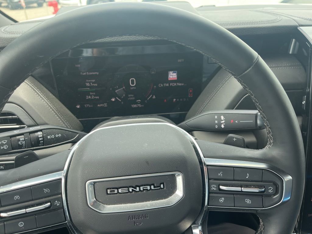 Used 2025 GMC Yukon Denali AWD/4WD image 14