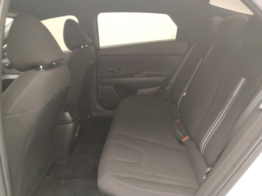 Used 2025 Hyundai Elantra Sport FWD image 18