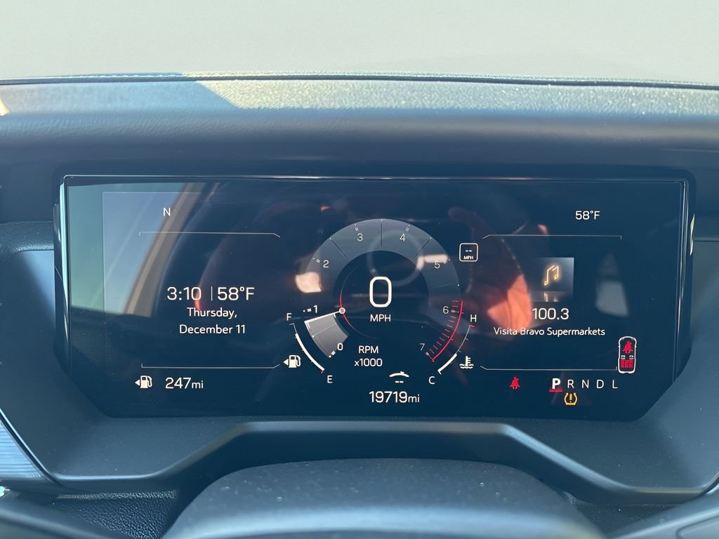 Certified 2025 GMC Acadia Elevation image 11