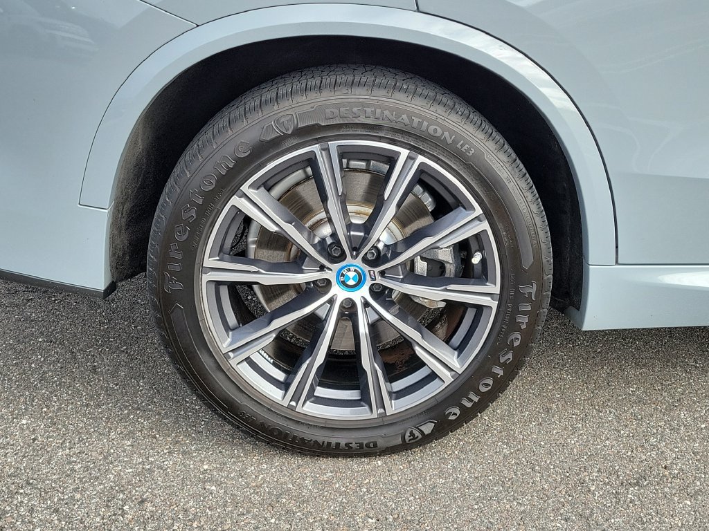 Used 2024 BMW X5 xDrive50e w/ M Sport Package AWD/4WD image 6