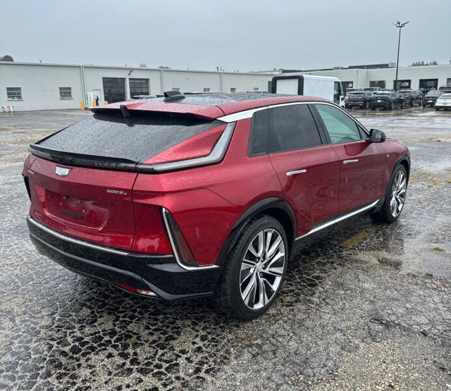 Used 2024 Cadillac Lyriq Luxury w/ LPO, Floor Liner Package AWD/4WD image 4