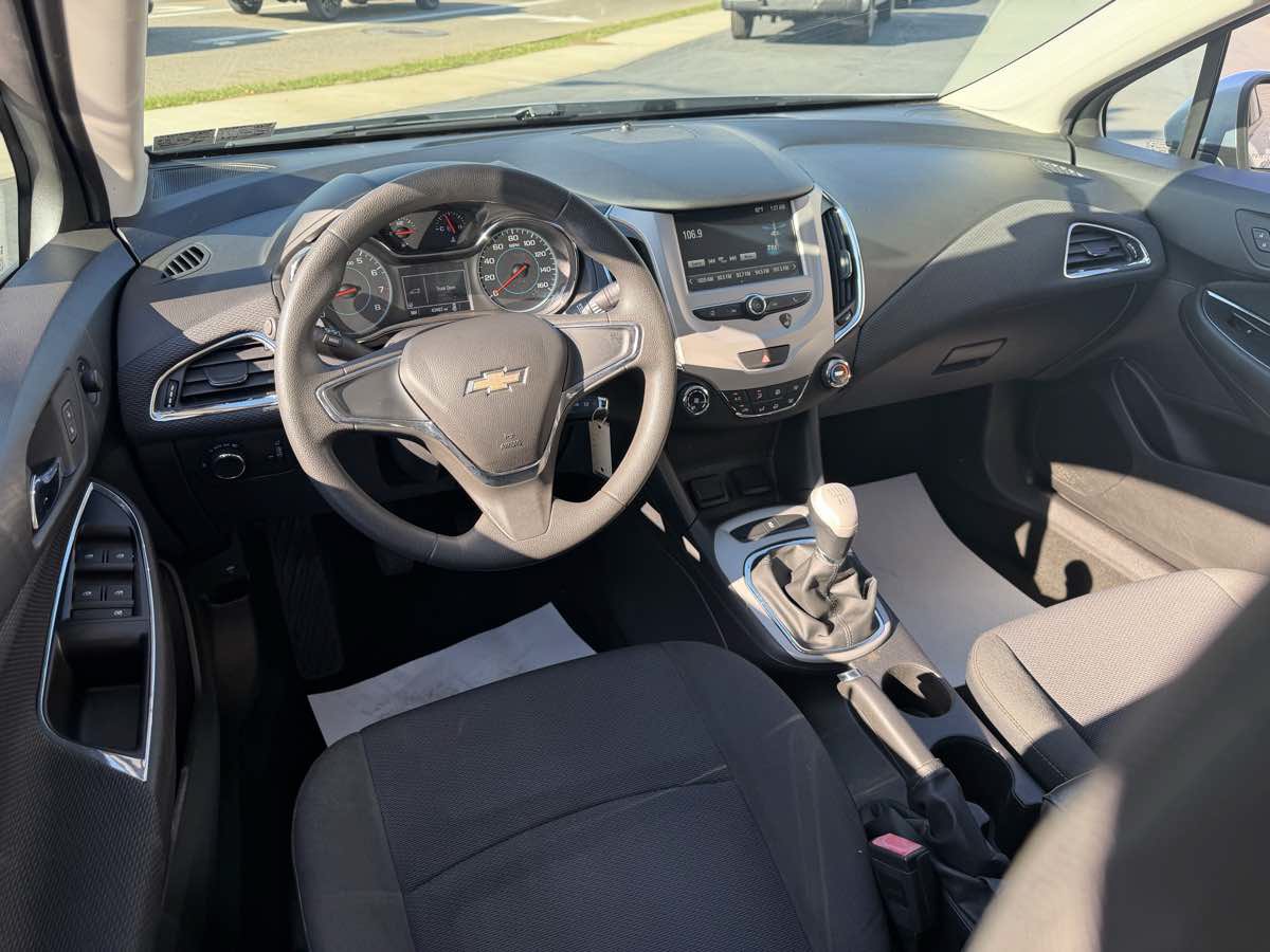 Used 2017 Chevrolet Cruze LS FWD image 12