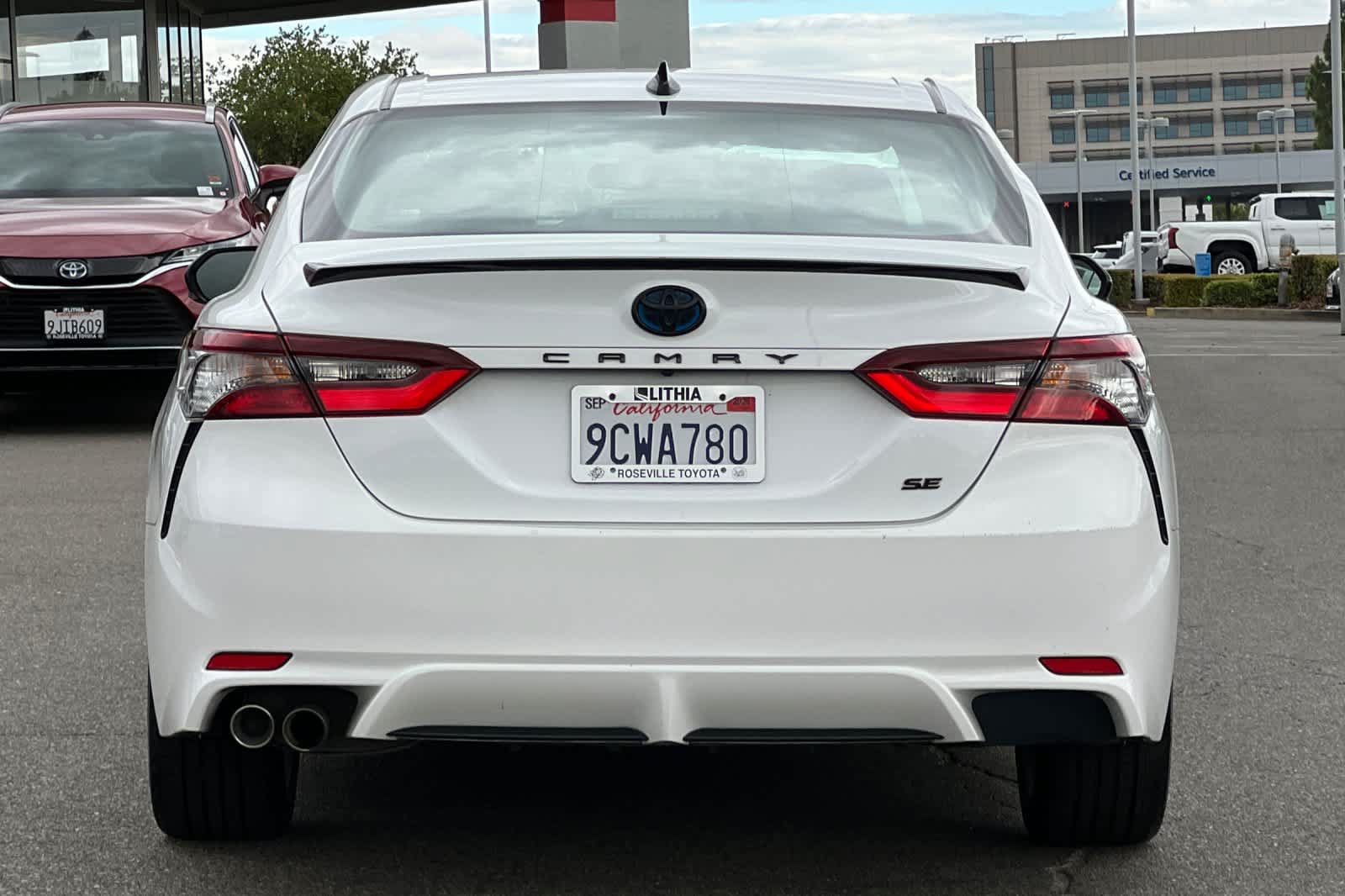 Used 2023 Toyota Camry SE FWD image 8