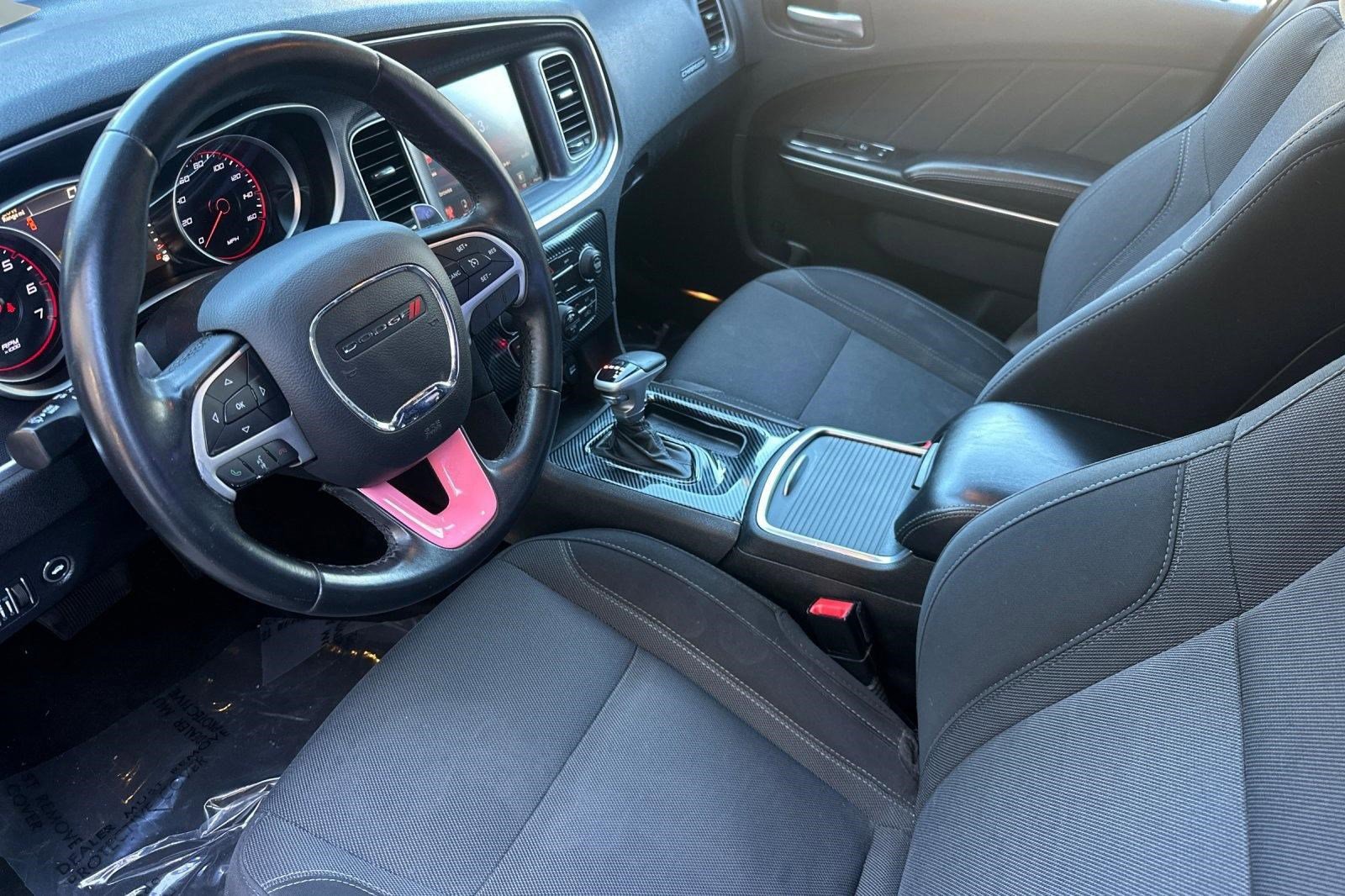 Used 2016 Dodge Charger R/T image 4