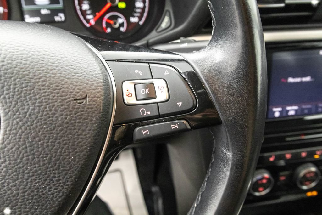 Used 2020 Volkswagen Passat 2.0T SE image 17