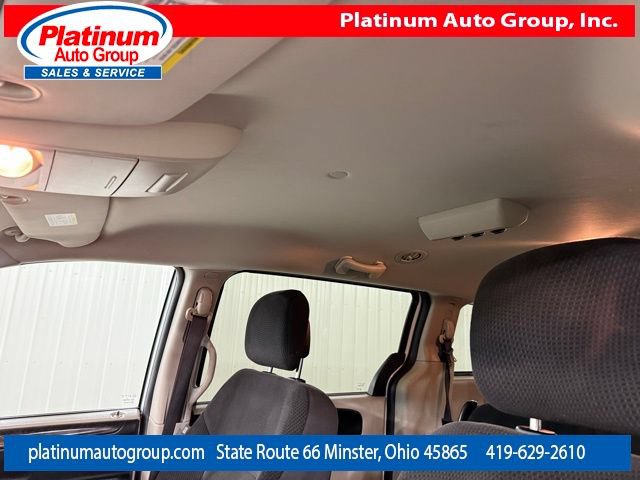 Used 2017 Dodge Grand Caravan SE FWD image 14