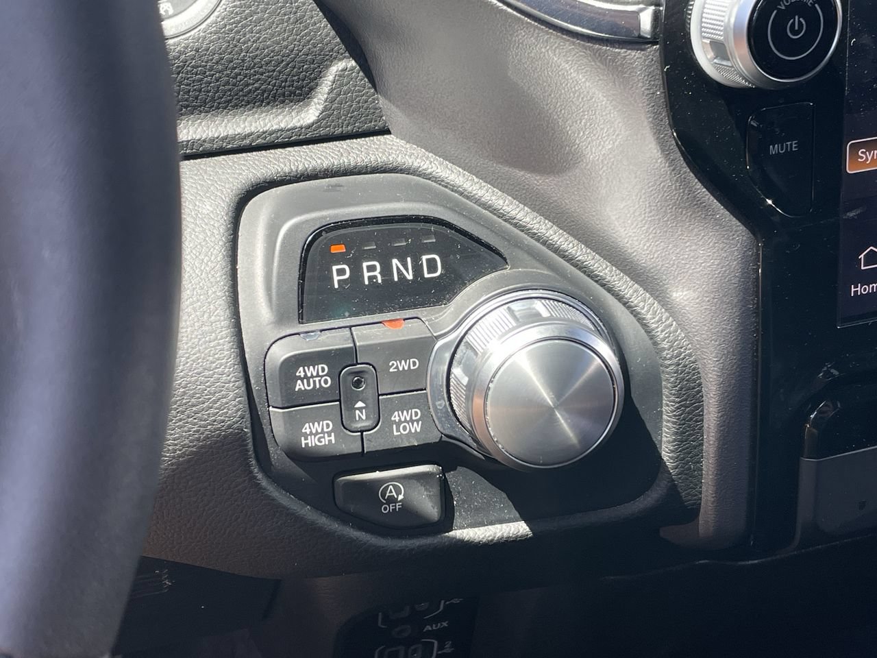 Used 2025 RAM 1500 Laramie AWD/4WD image 20