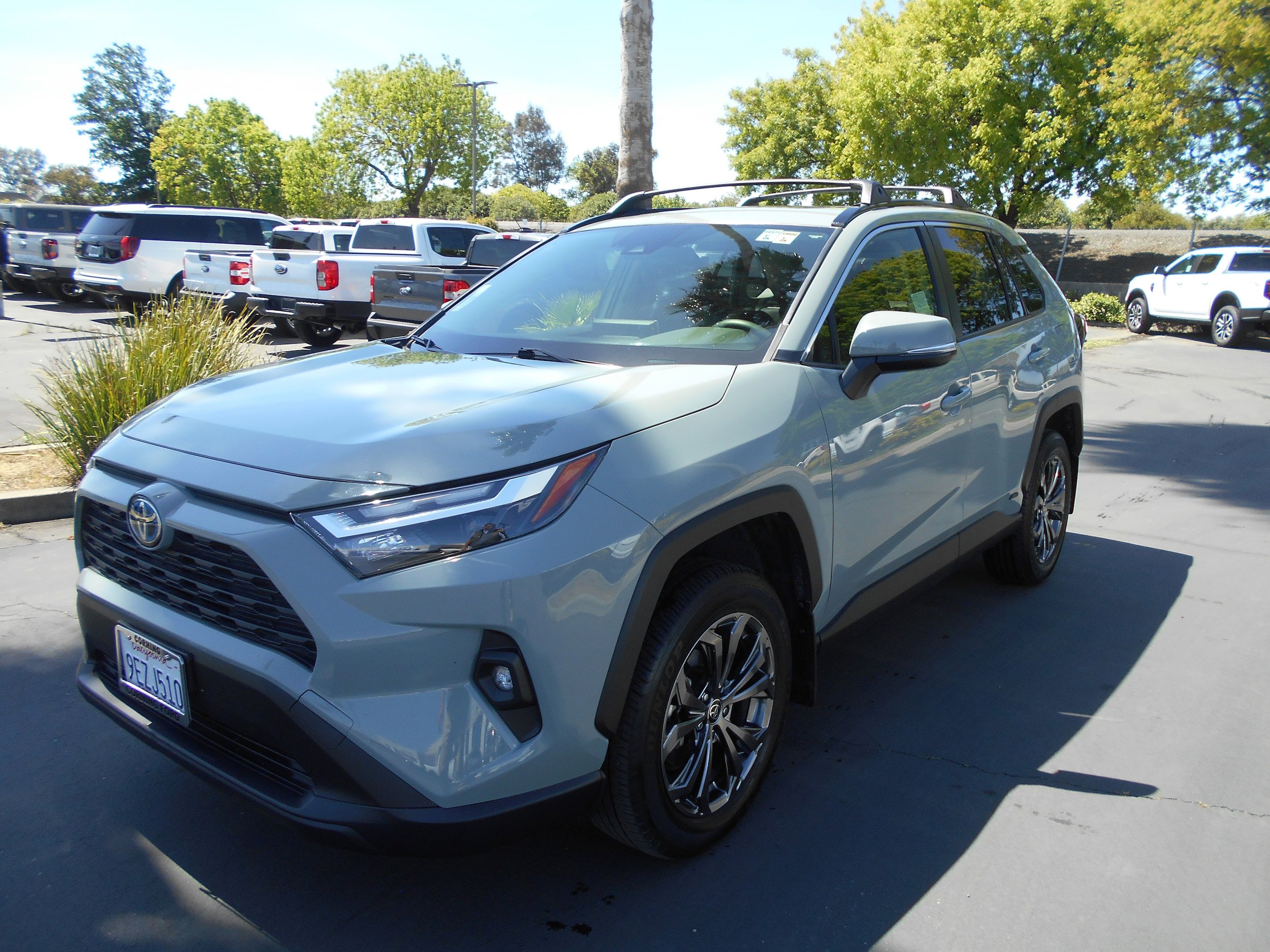 Used 2023 Toyota RAV4 XLE Premium AWD/4WD image 1