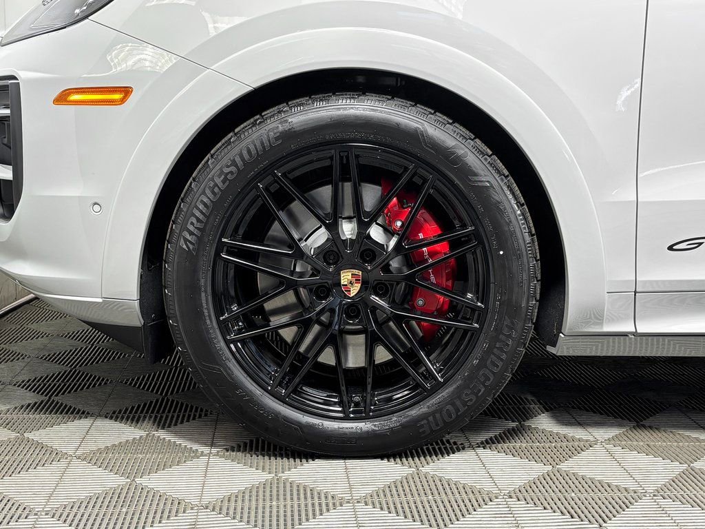 New 2026 Porsche Cayenne GTS AWD/4WD image 42