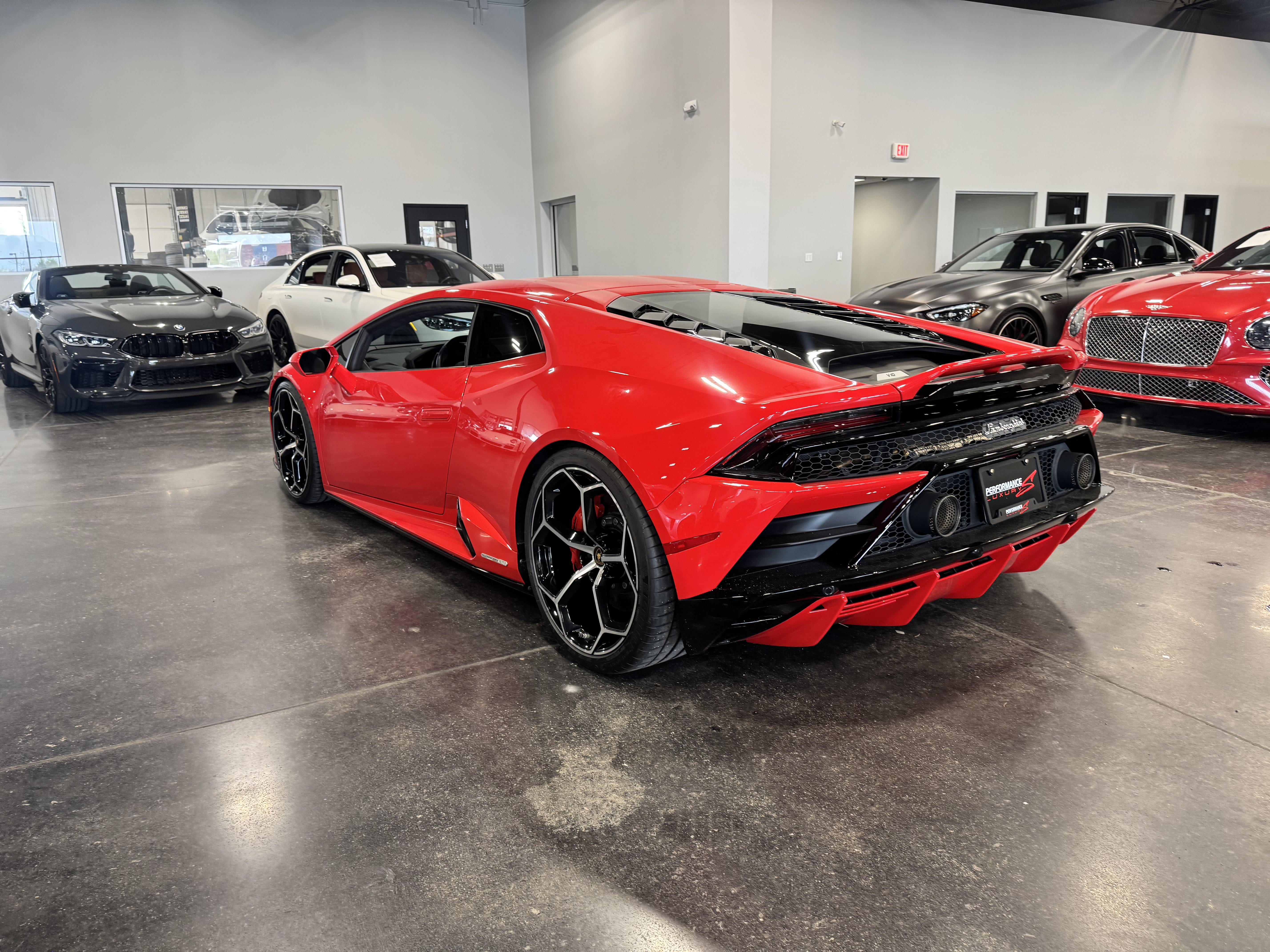 Used 2020 Lamborghini Huracan EVO image 19