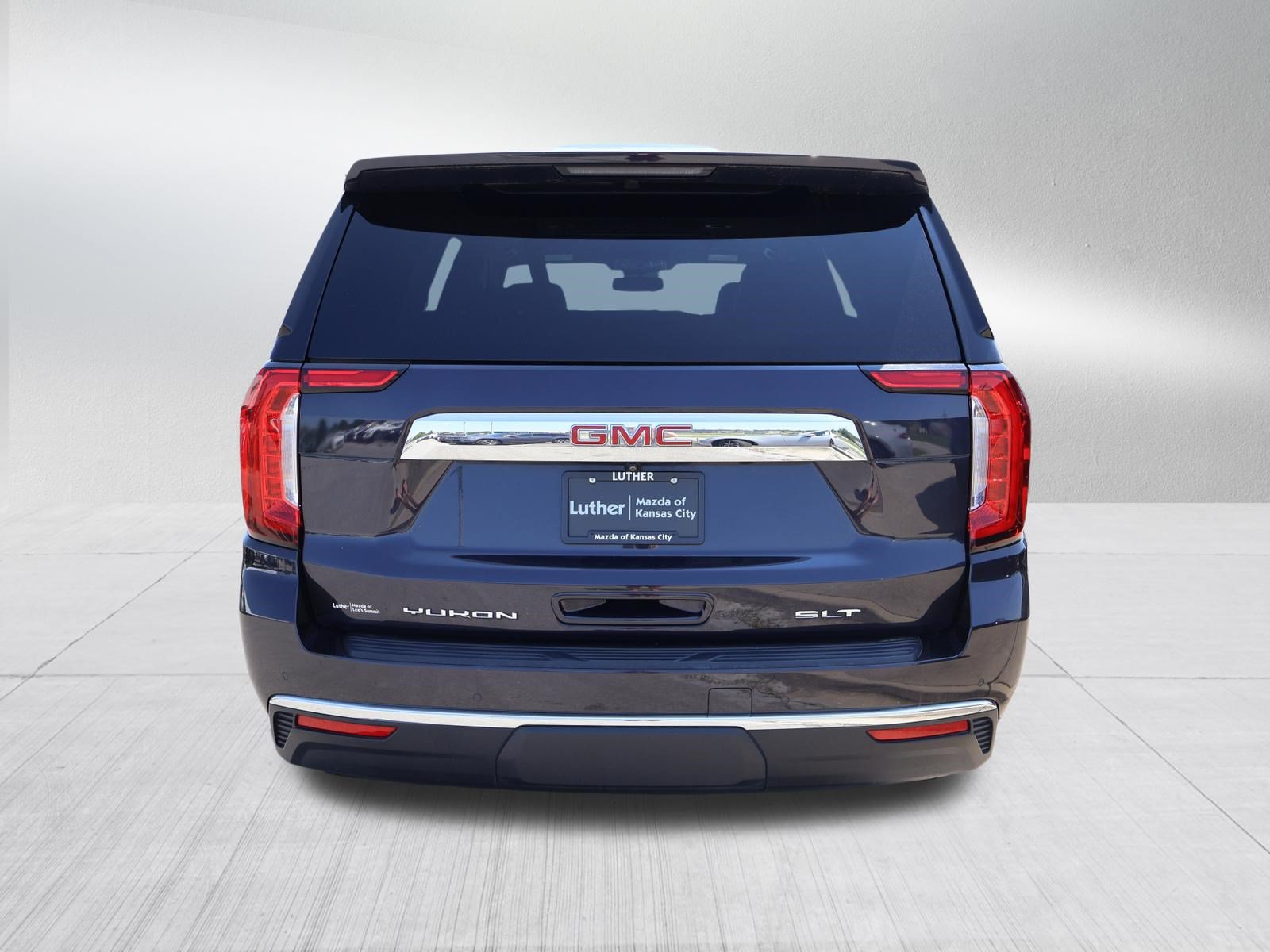 Used 2024 GMC Yukon SLT AWD/4WD image 6