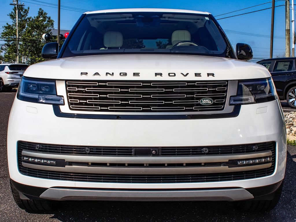 Used 2023 Land Rover Range Rover SE AWD/4WD image 2
