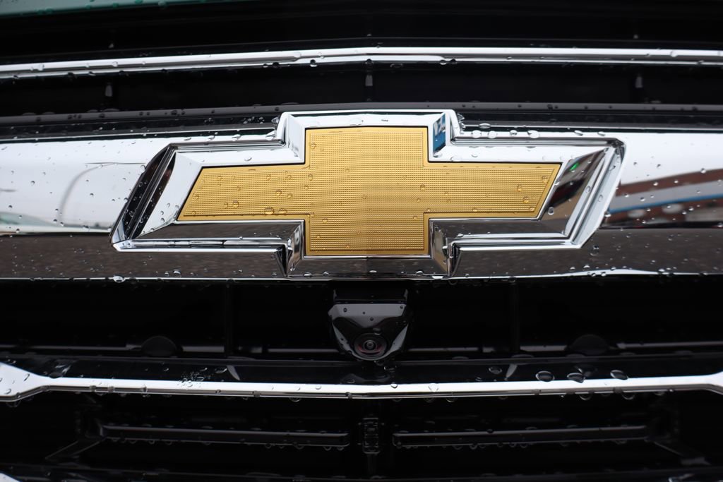 New 2026 Chevrolet Suburban LT image 5