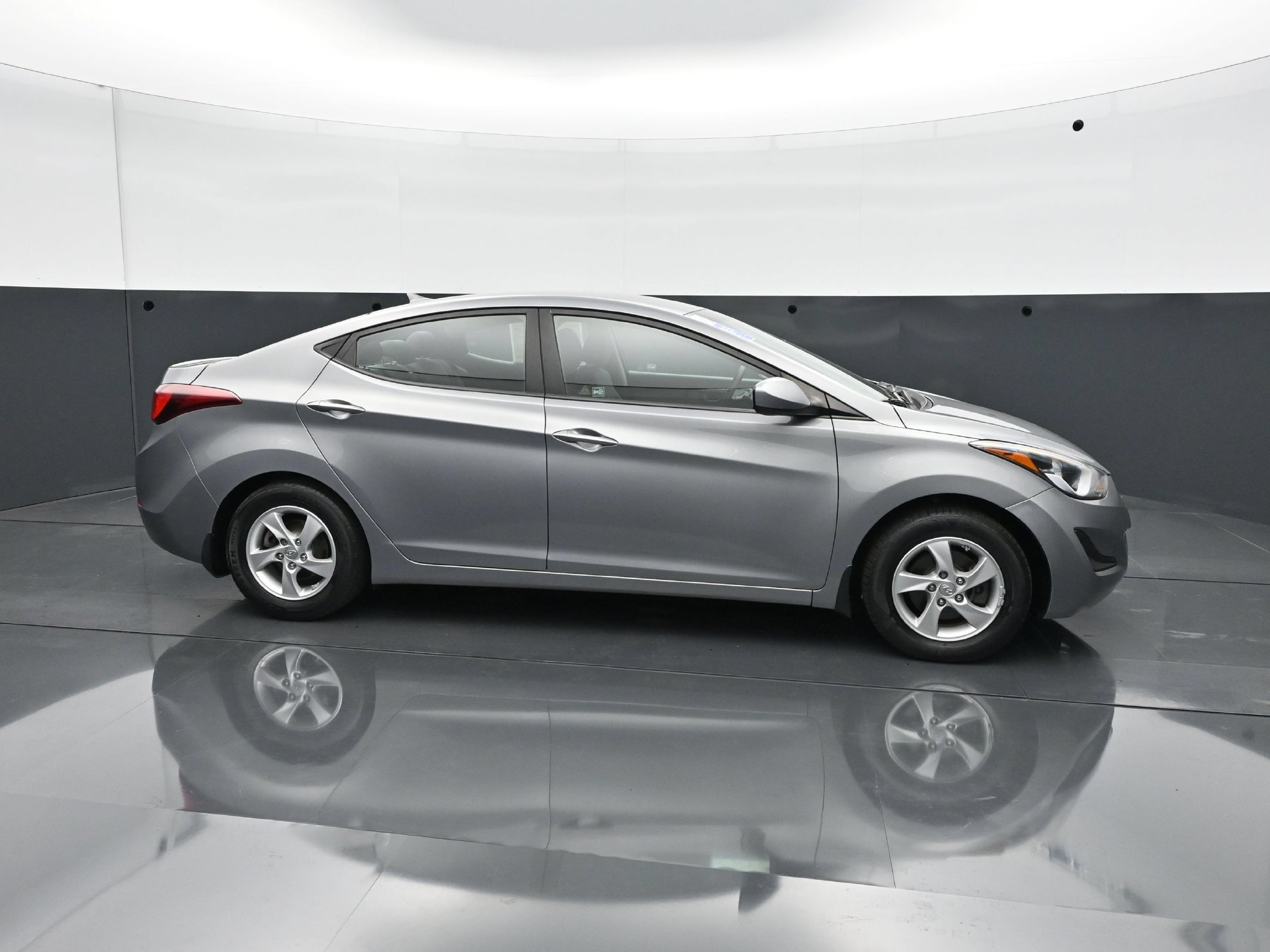 Used 2015 Hyundai Elantra SE FWD image 8