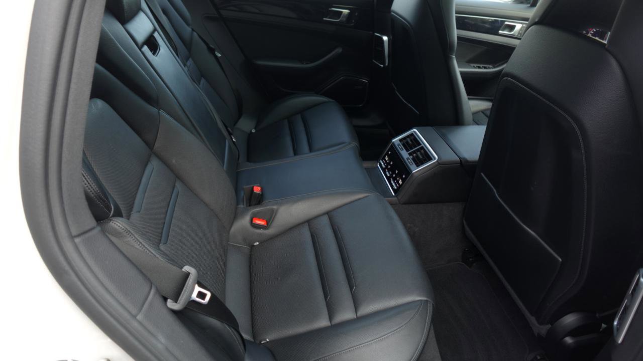 Used 2023 Porsche Panamera 4 w/ Premium Package image 11