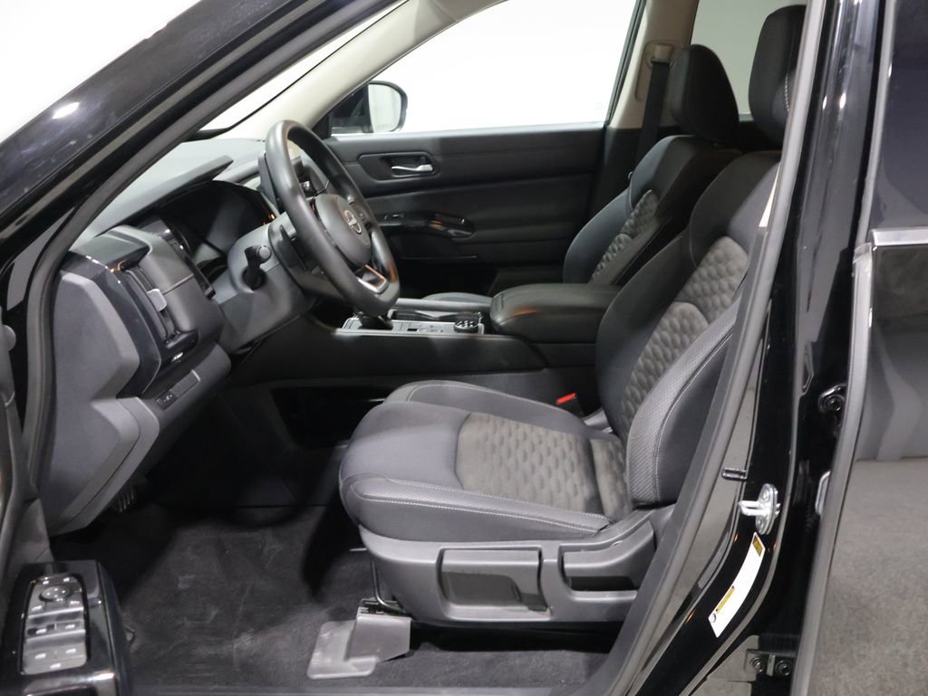 Used 2022 Nissan Pathfinder S AWD/4WD image 9