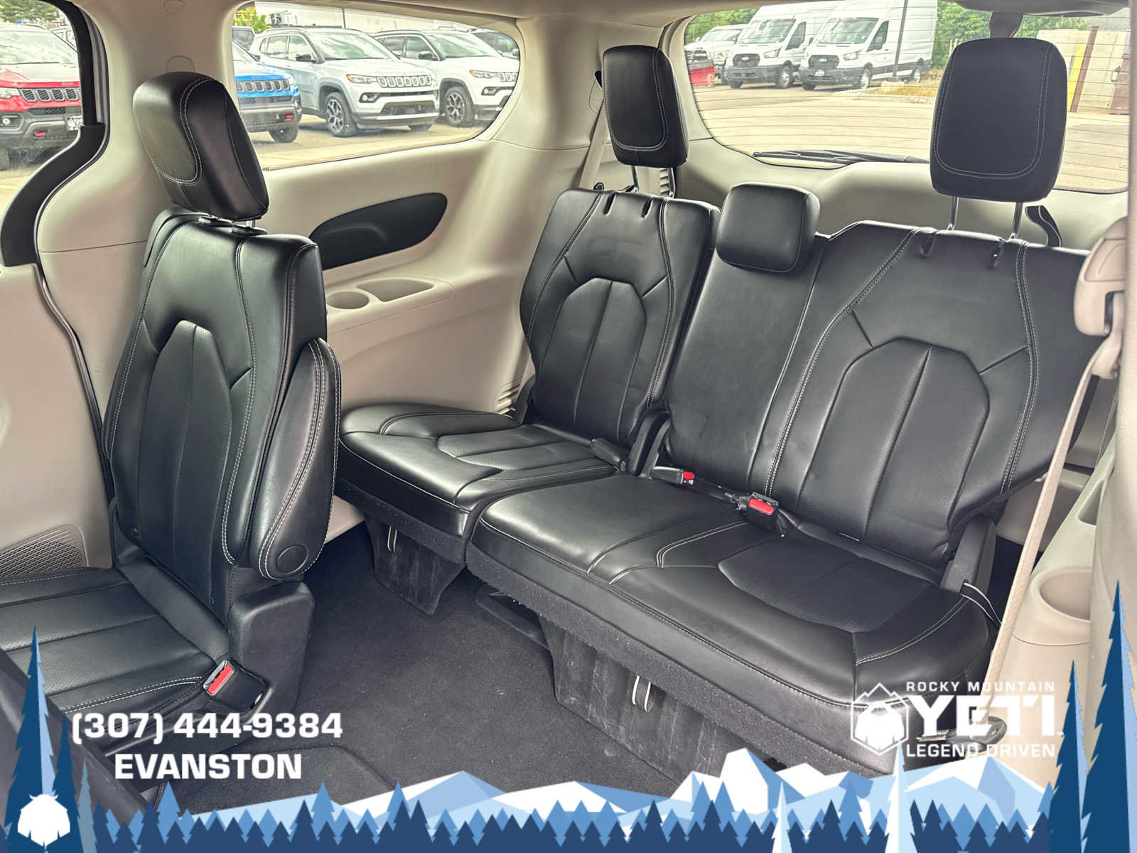 Used 2023 Chrysler Pacifica Touring-L FWD image 20