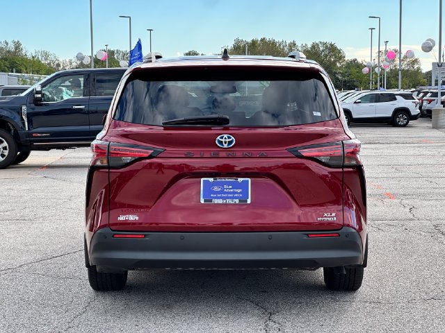 Used 2022 Toyota Sienna XLE FWD image 6