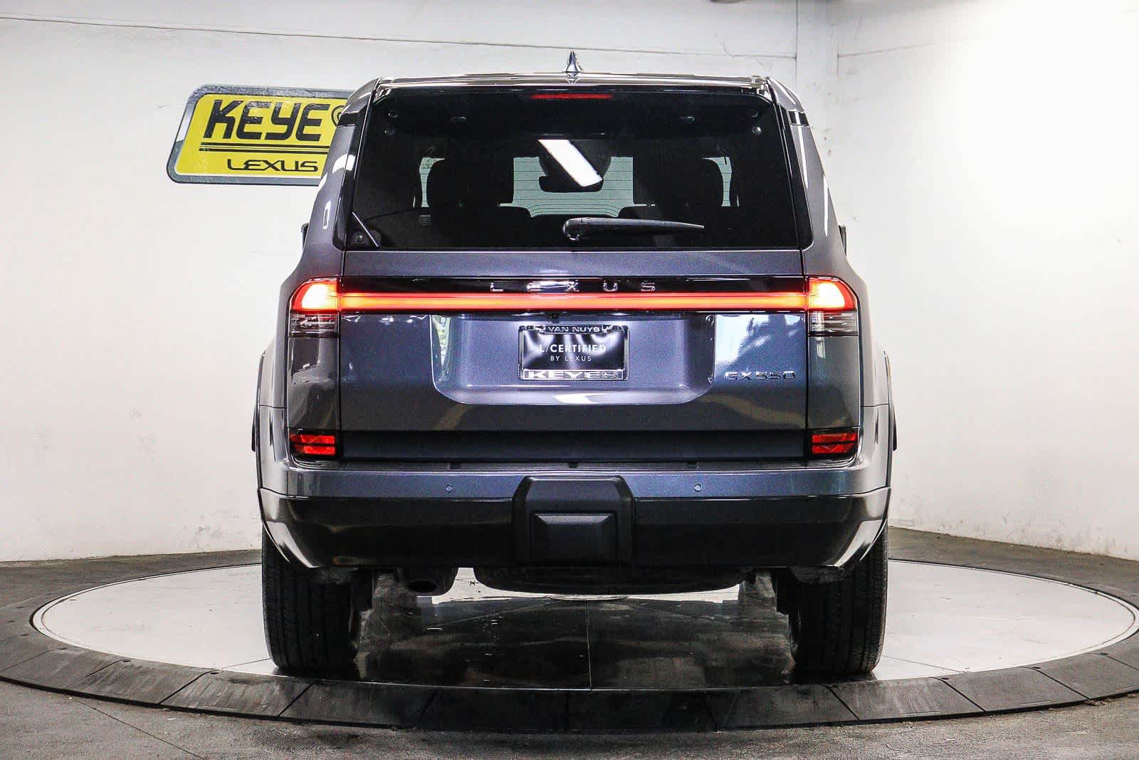 Used 2024 Lexus GX 550 w/ Cold Area Package AWD/4WD image 3