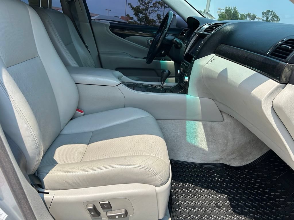 Used 2010 Lexus LS 460 AWD image 31