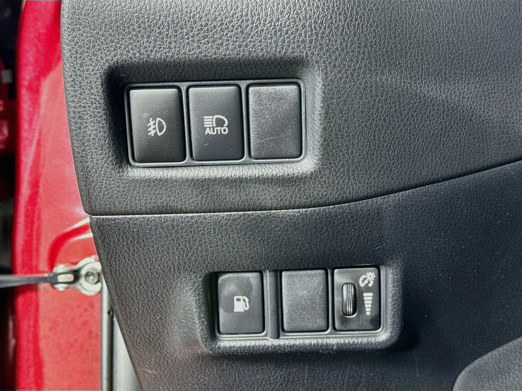 Certified 2018 Toyota C-HR XLE FWD image 10