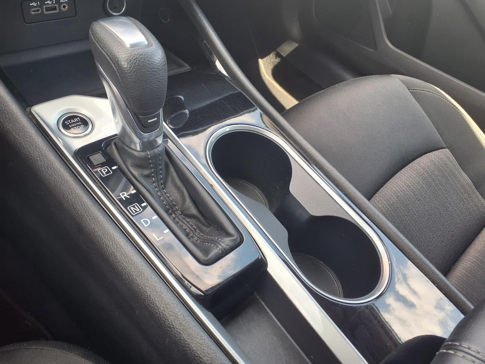 Used 2024 Nissan Altima 2.5 SV FWD image 24