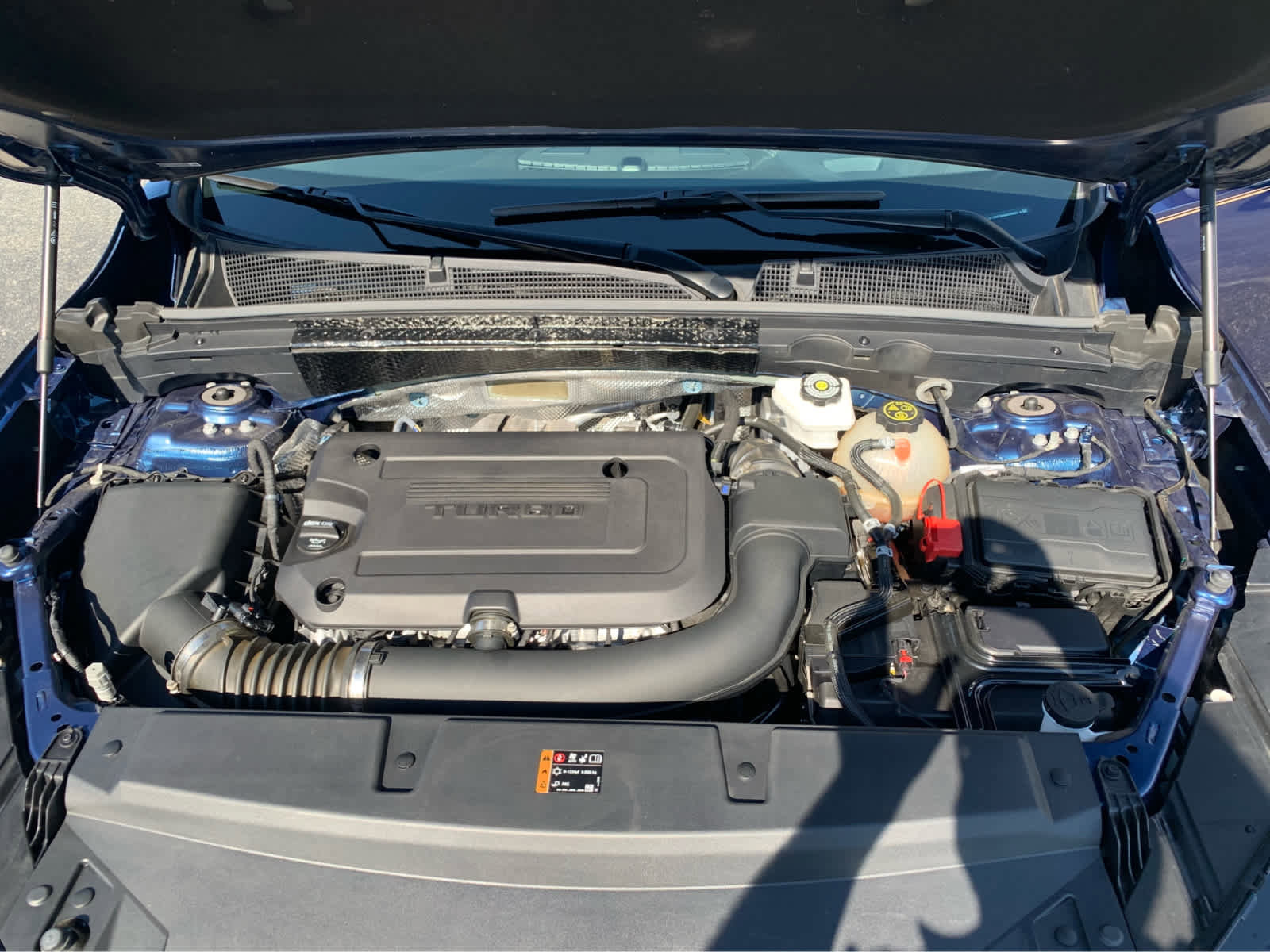 Used 2022 Buick Envision Essence w/ Safety Package image 8