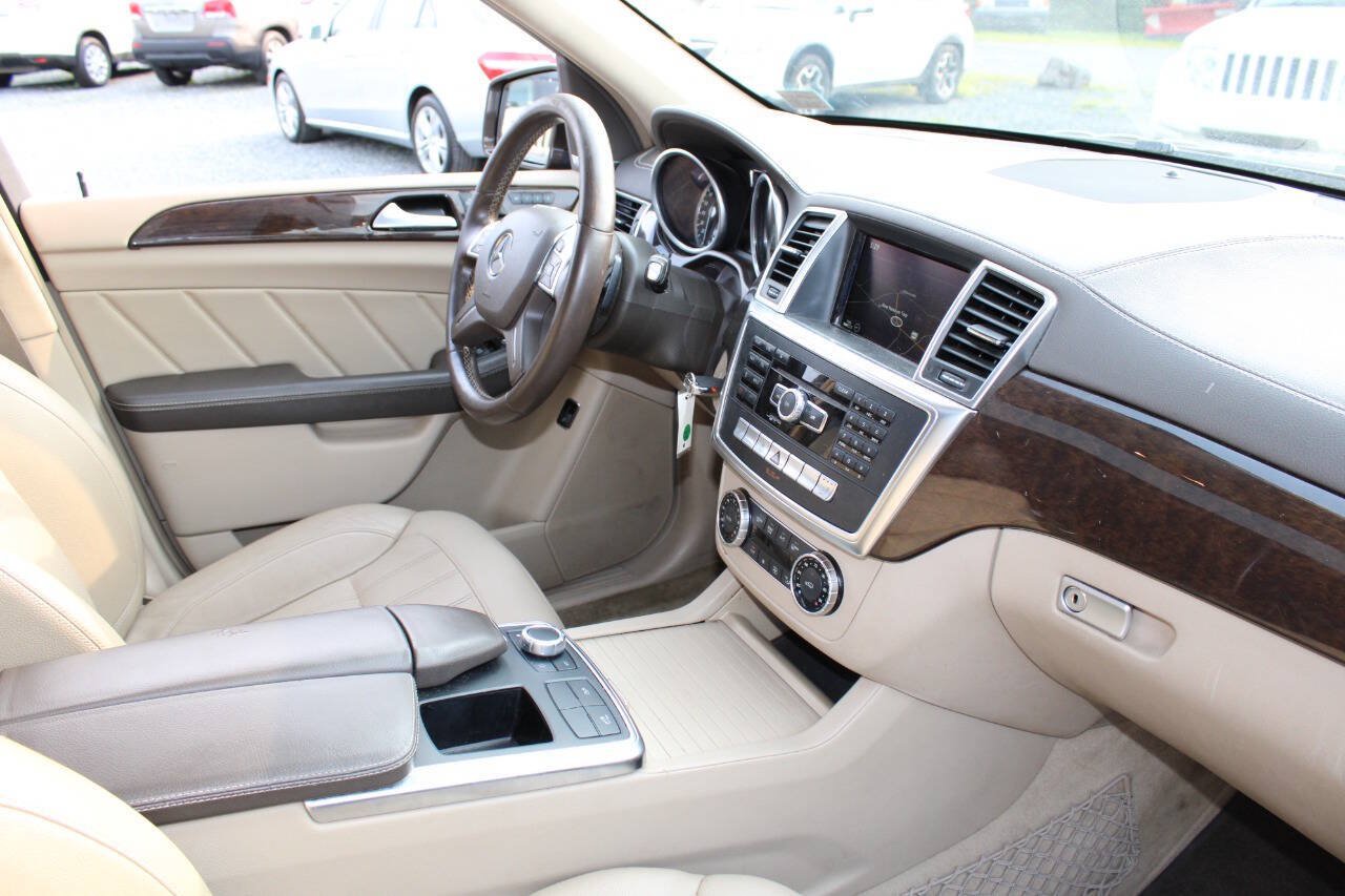 Used 2015 Mercedes-Benz GL 320 BlueTEC 4MATIC image 12