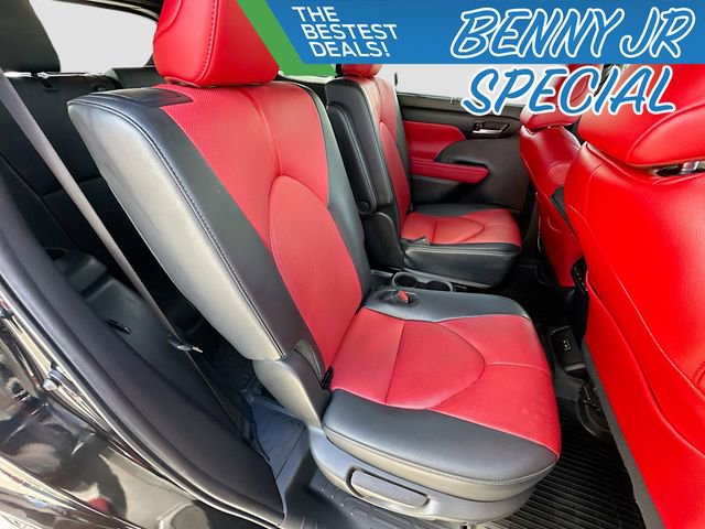 Used 2024 Toyota Highlander XSE image 27