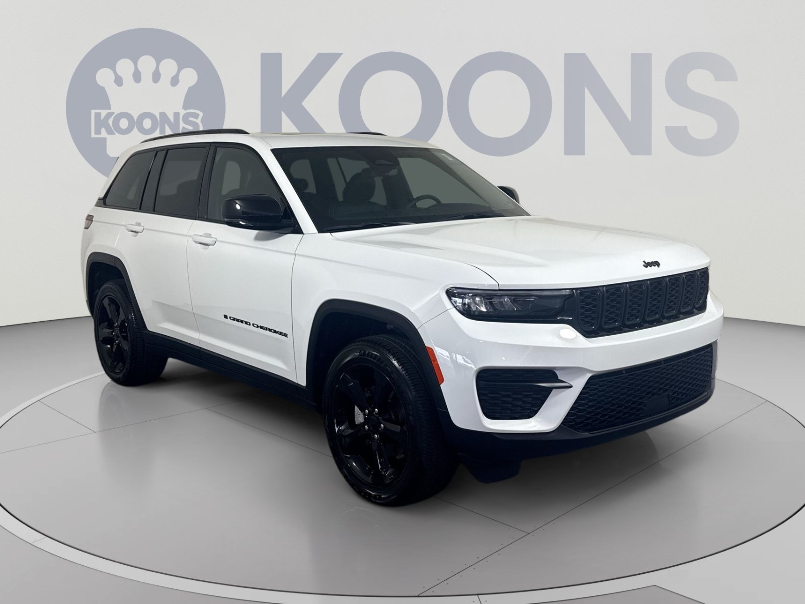 Used 2025 Jeep Grand Cherokee Altitude AWD/4WD image 10