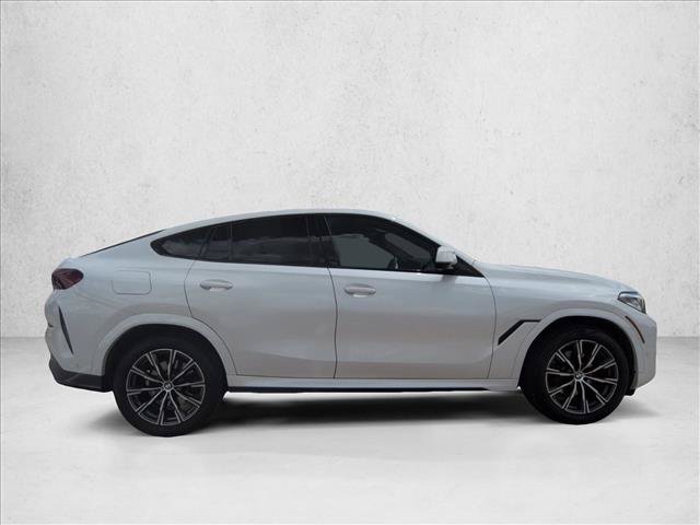 Used 2023 BMW X6 xDrive40i w/ M Sport Package AWD/4WD image 4