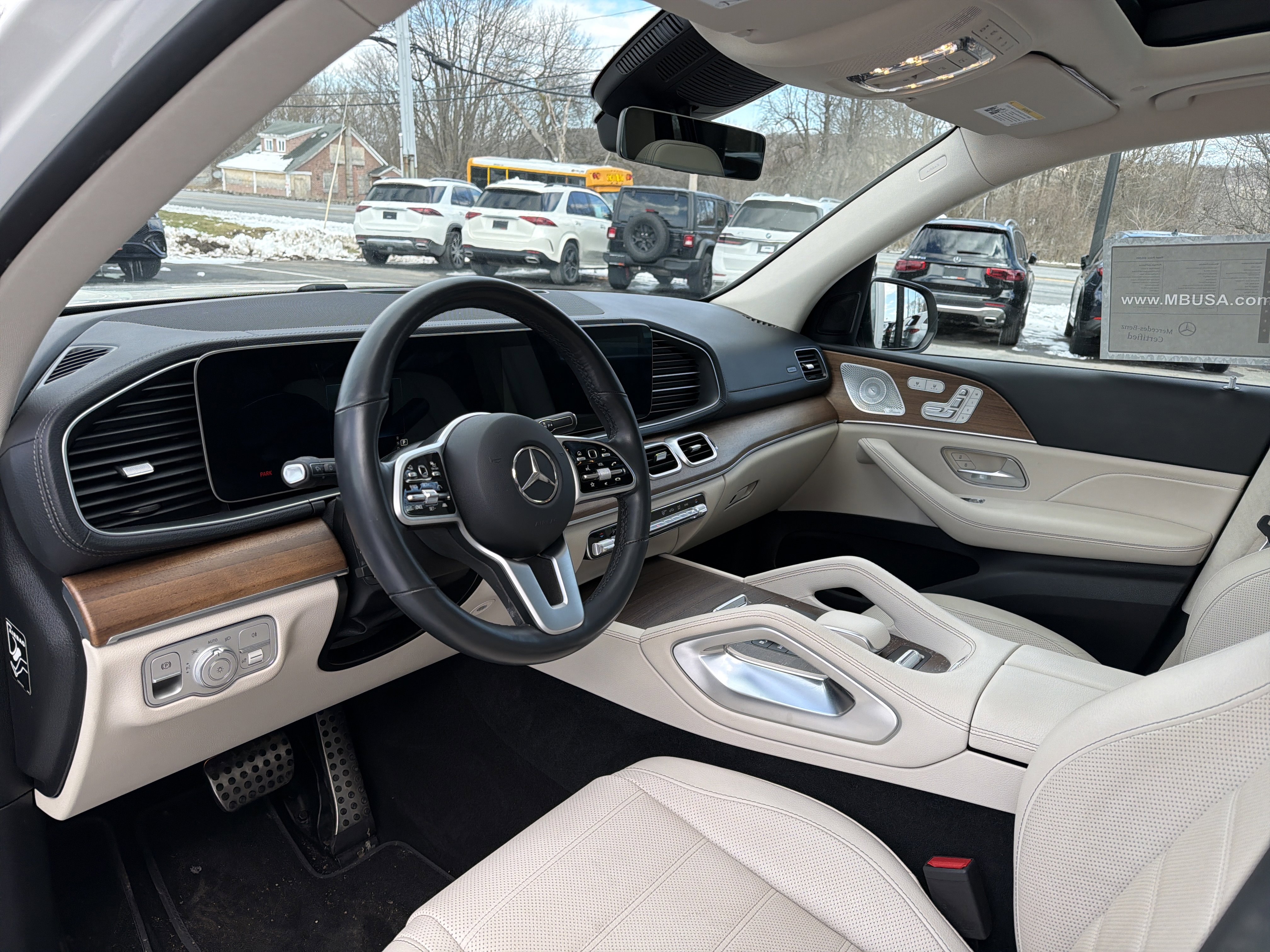 Used 2022 Mercedes-Benz GLS 450 4MATIC image 8