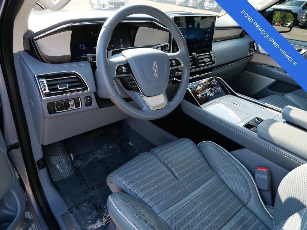 Used 2024 Lincoln Navigator L Black Label AWD/4WD image 3