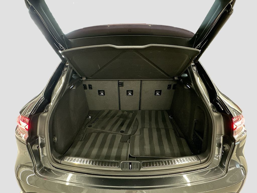 Certified 2022 Porsche Macan S AWD/4WD image 28