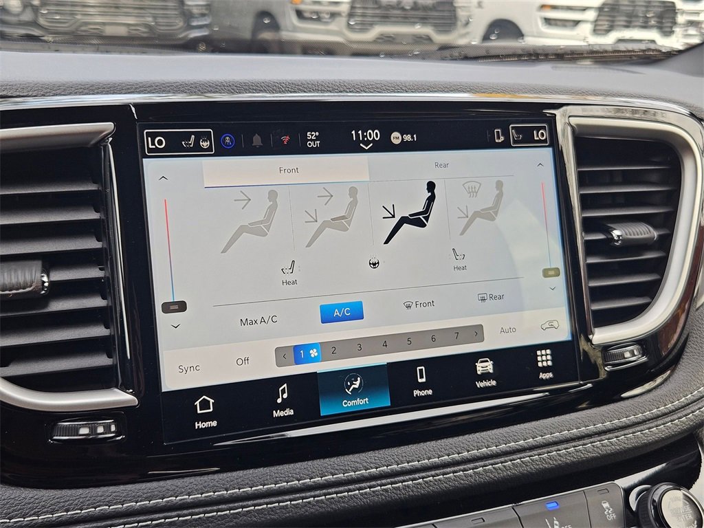 New 2026 Chrysler Pacifica Select image 32