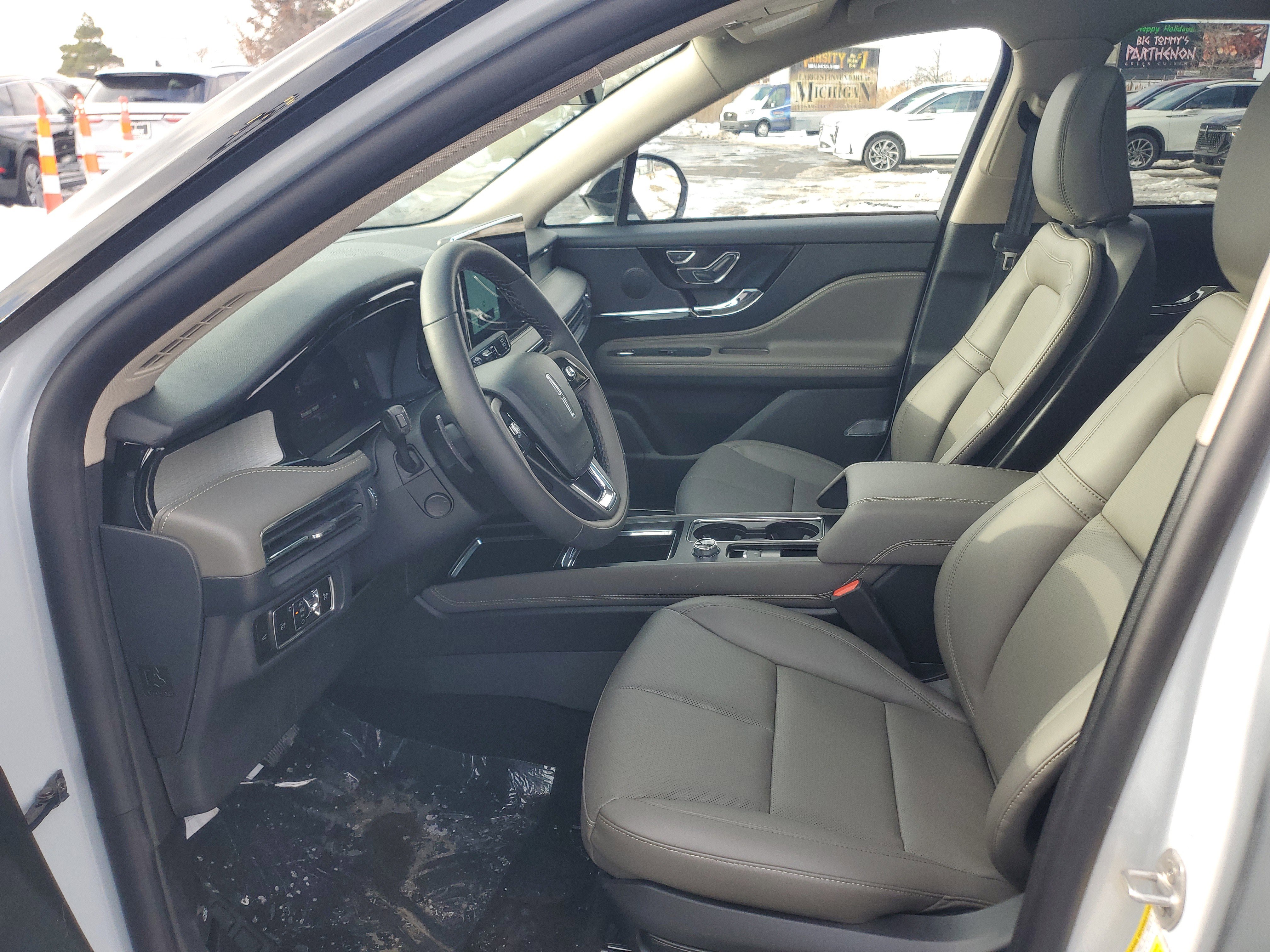 New 2026 Lincoln Corsair Premiere image 12