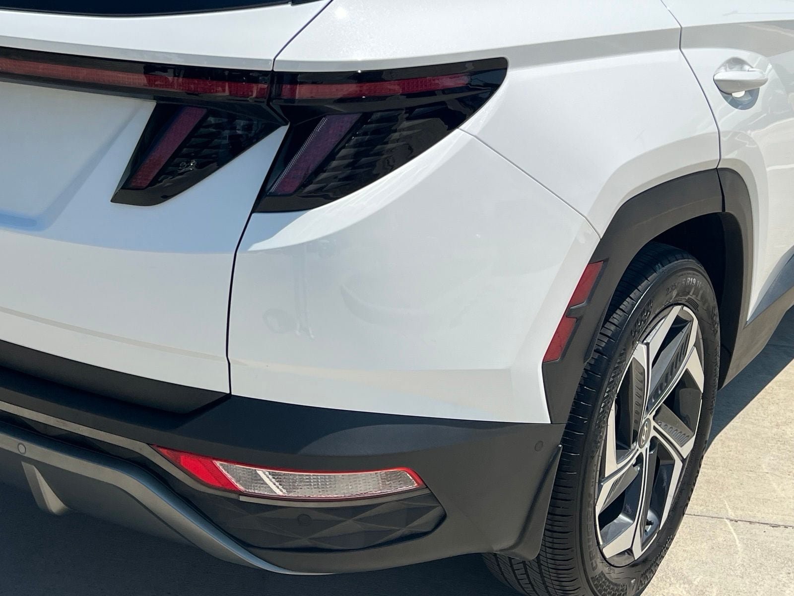 Certified 2024 Hyundai Tucson Limited FWD image 13