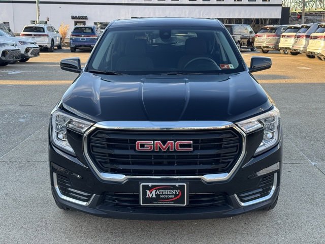 Used 2024 GMC Terrain SLE image 8