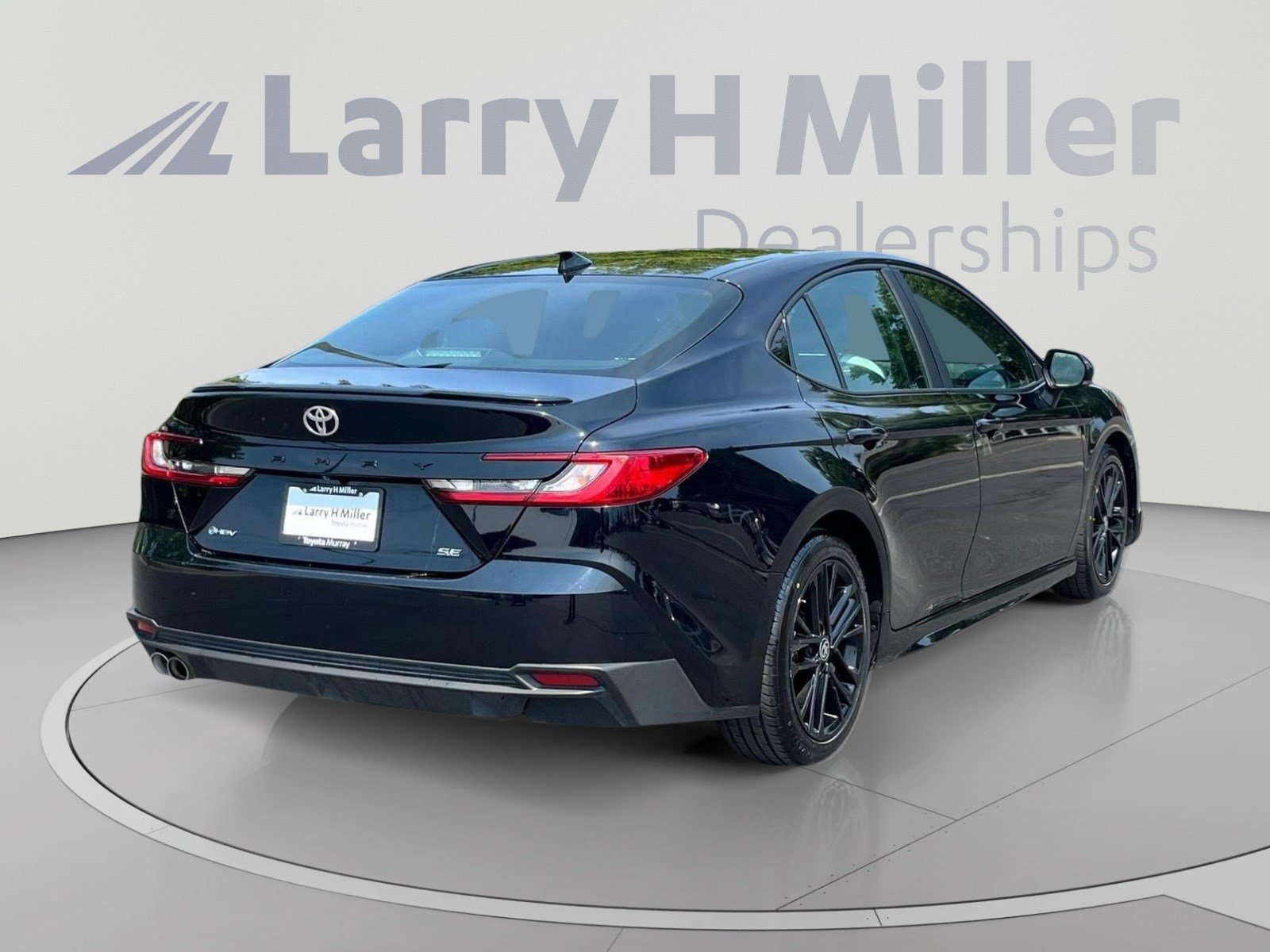 Used 2025 Toyota Camry SE FWD image 5