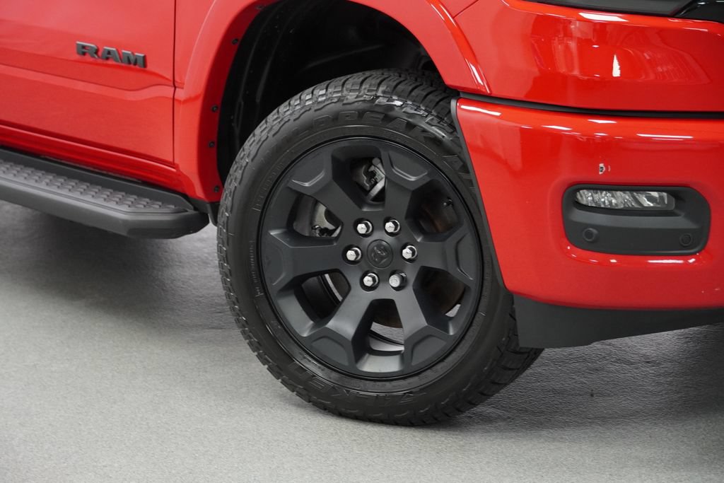 Used 2025 RAM 1500 Big Horn AWD/4WD image 9