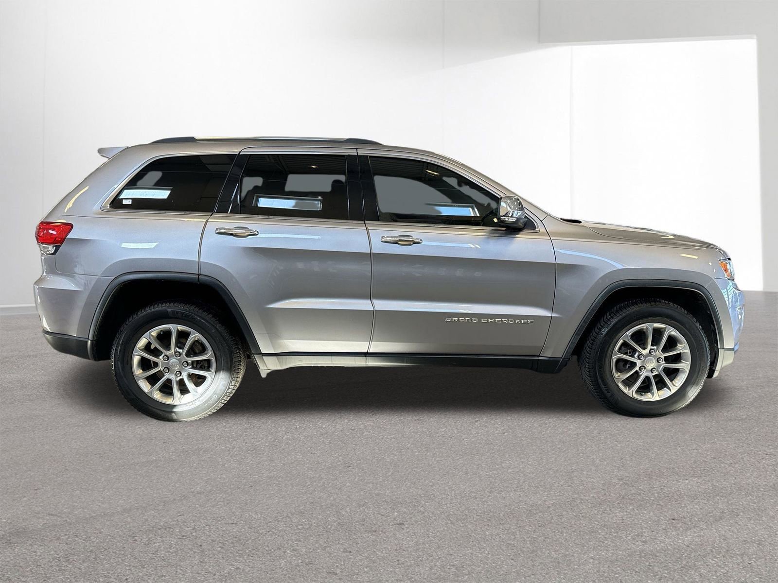 Used 2015 Jeep Grand Cherokee Limited image 34