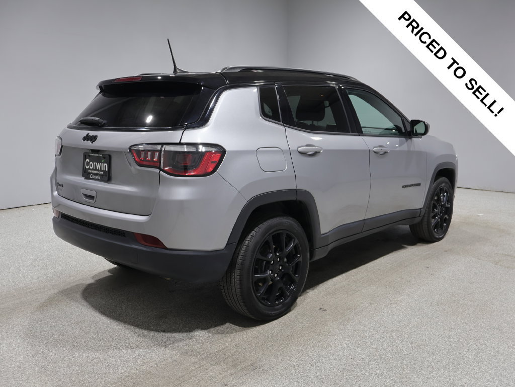 Used 2023 Jeep Compass Latitude AWD/4WD image 2